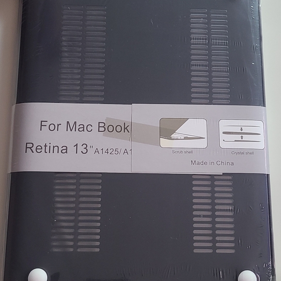 Brand New Mac Book Retina 13 - Picture 2 of 3